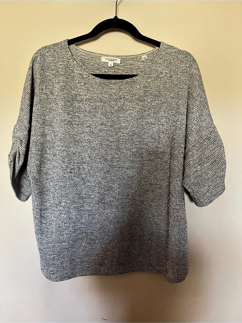 Max Studio Textured Gray Blouse Size Medium